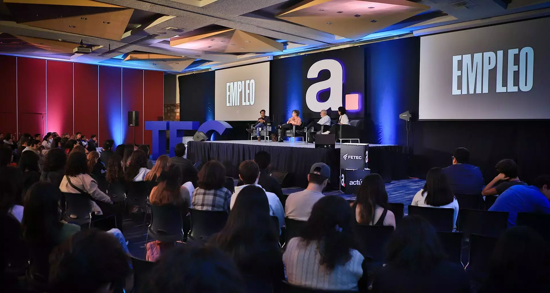 Elecciones 2024: estudiantes abordan con líderes de opinión los retos