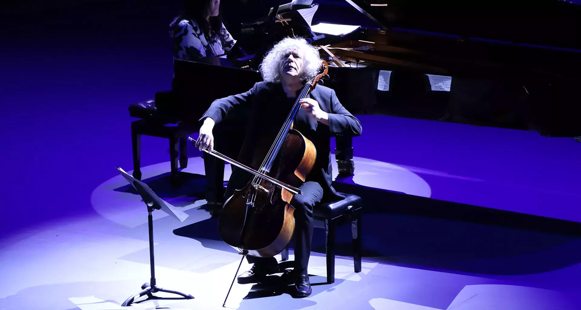 Steven Isserlis cerró su gira por México con concierto en el Auditorio Luis Elizondo