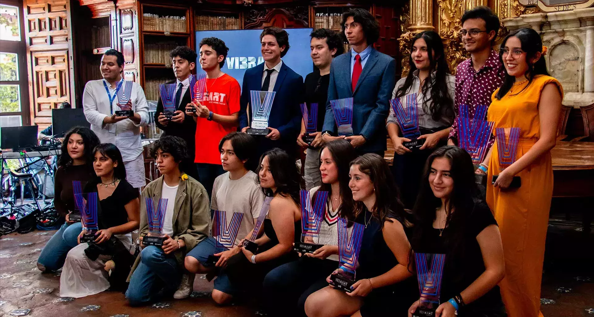 Estudiantes ganadores del Concurso de Creación Literaria del Tec, en su edición 2024