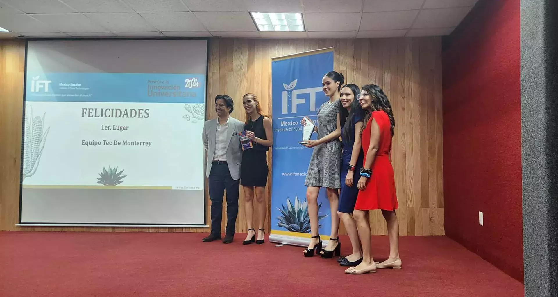 Alumnos de Ingeniería ganaron primer lugar en Concurso Universitario de Innovación IFT México