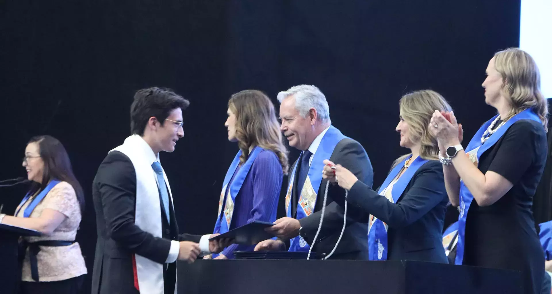 Andrés Panti, egresado de PrepaTec durante su ceremonia de graduación.