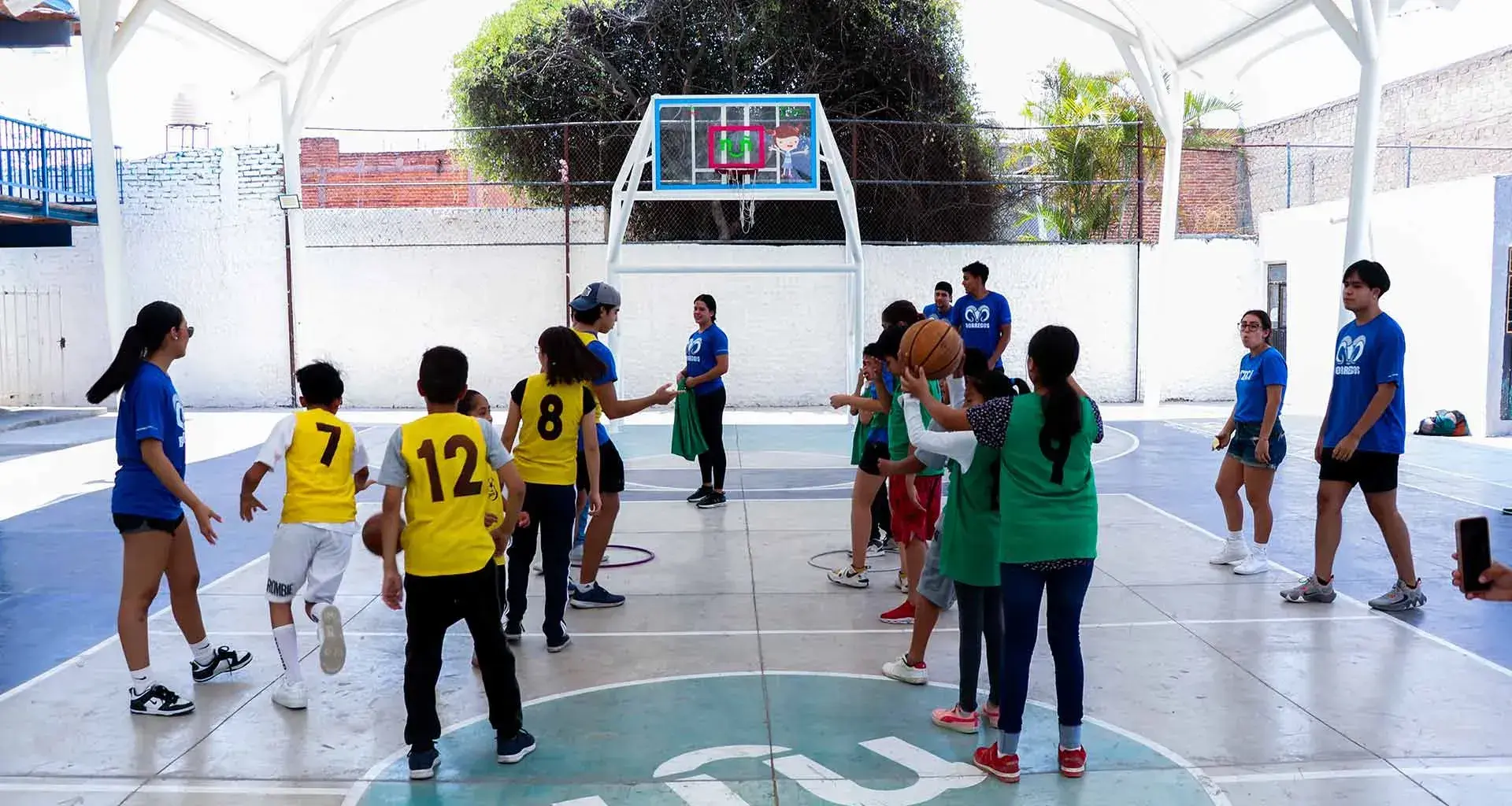 Labor social Borregos Guadalajara en escuela de Zapopan.