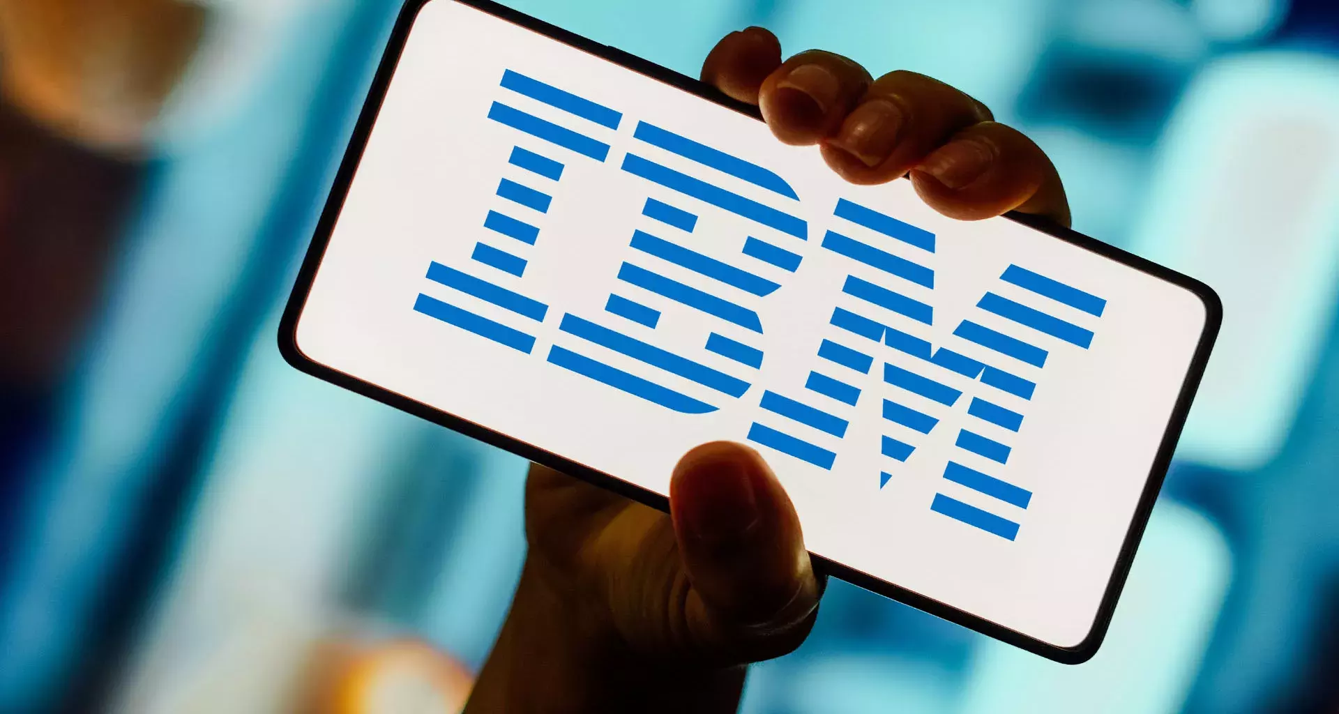 Profesores Tec son certificados por IBM