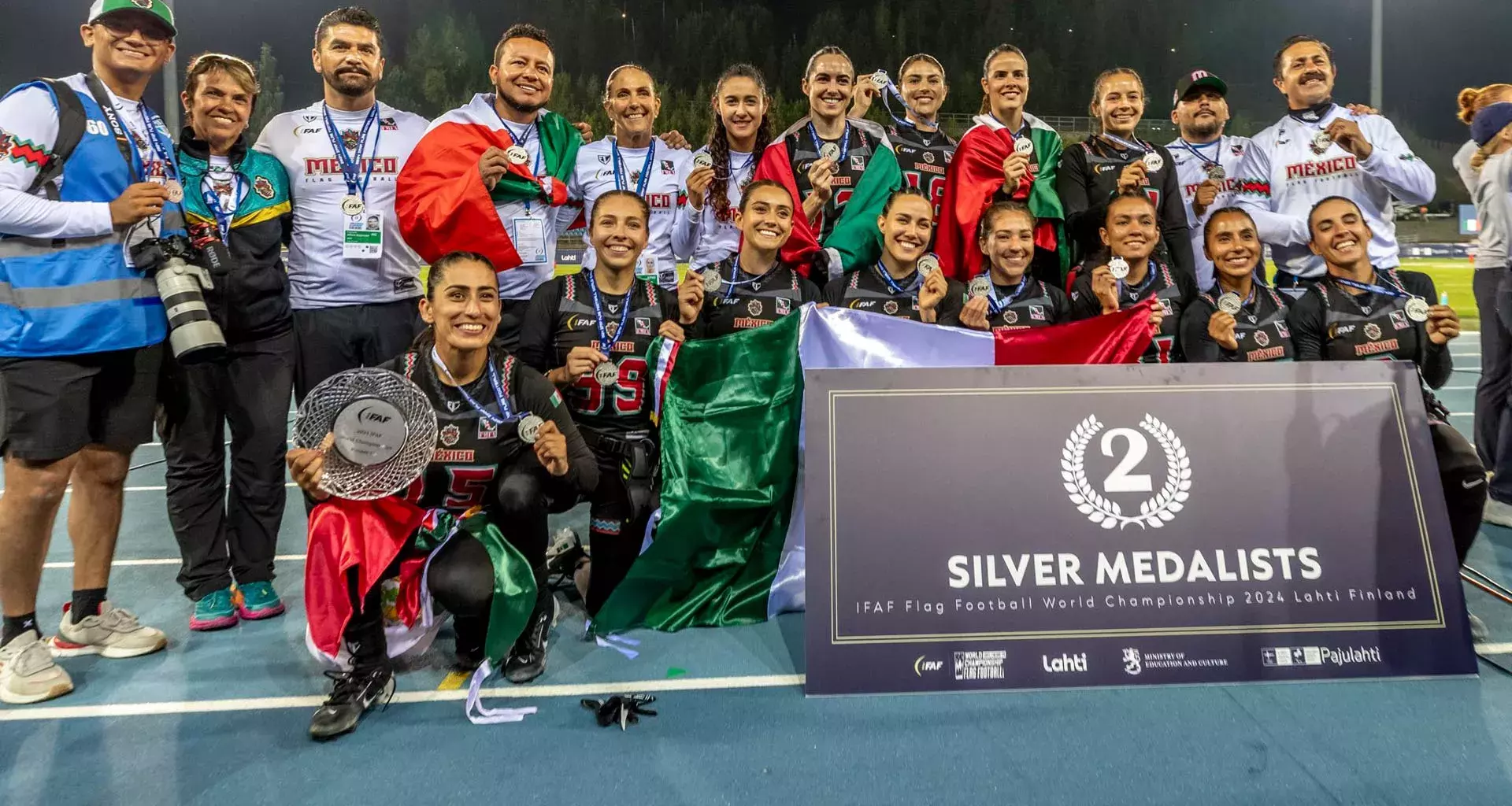 5 Tec players win silver for Mexico in women’s flag football contest