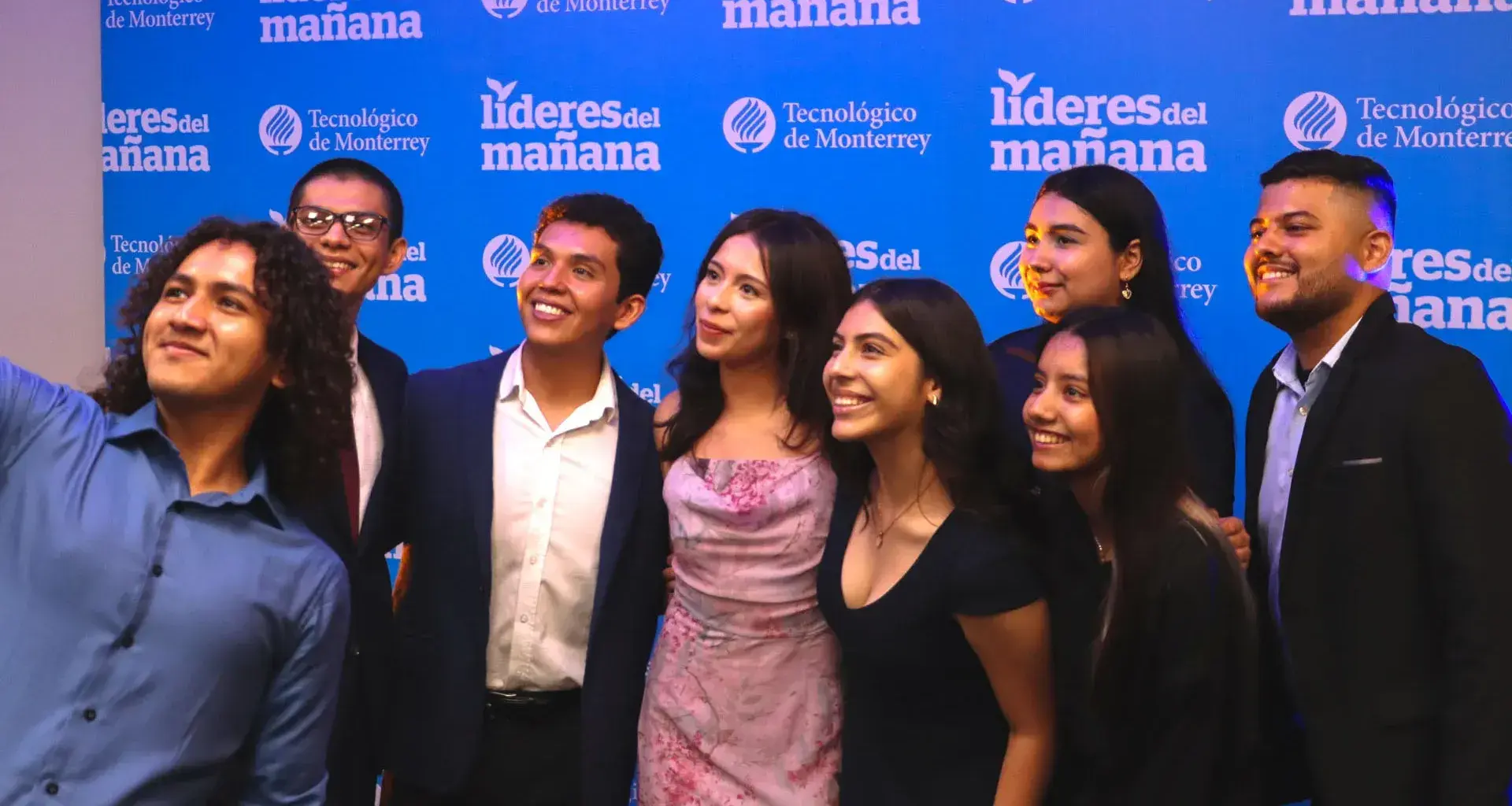 Estudiantes ganadores de la beca del 100 % en el Tec de Monterrey campus Laguna para el ciclo 2024 - 2025