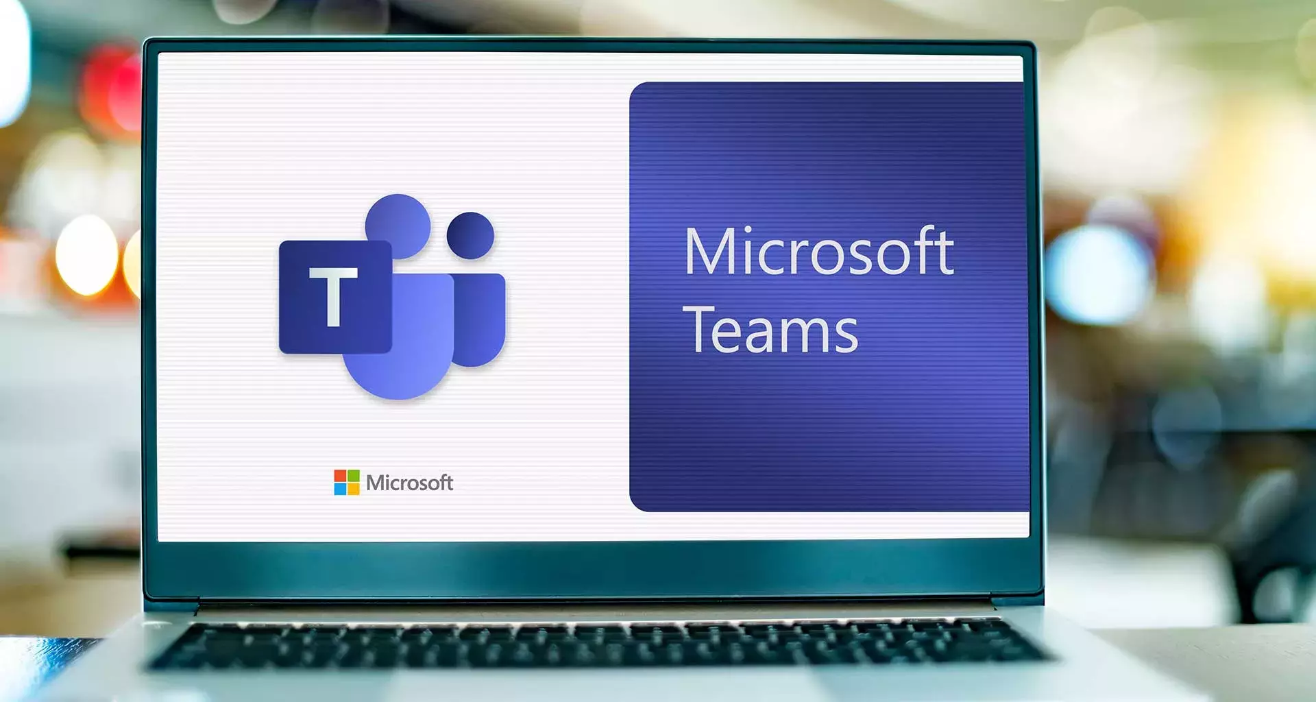 Computadora con logotipo de Microsoft Teams