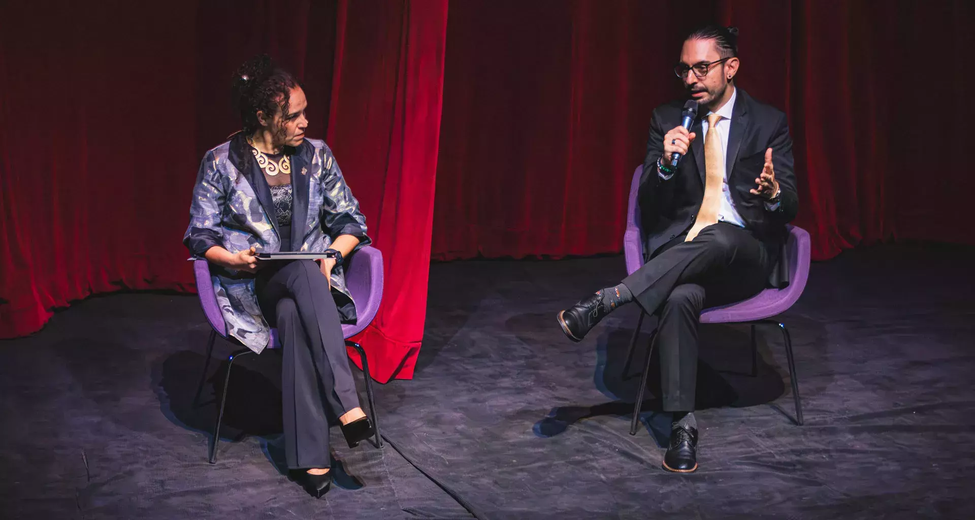 Judith Ruiz Godoy y Branko Pérez durante el conversatorio previo al estreno del documental "Eugenio".