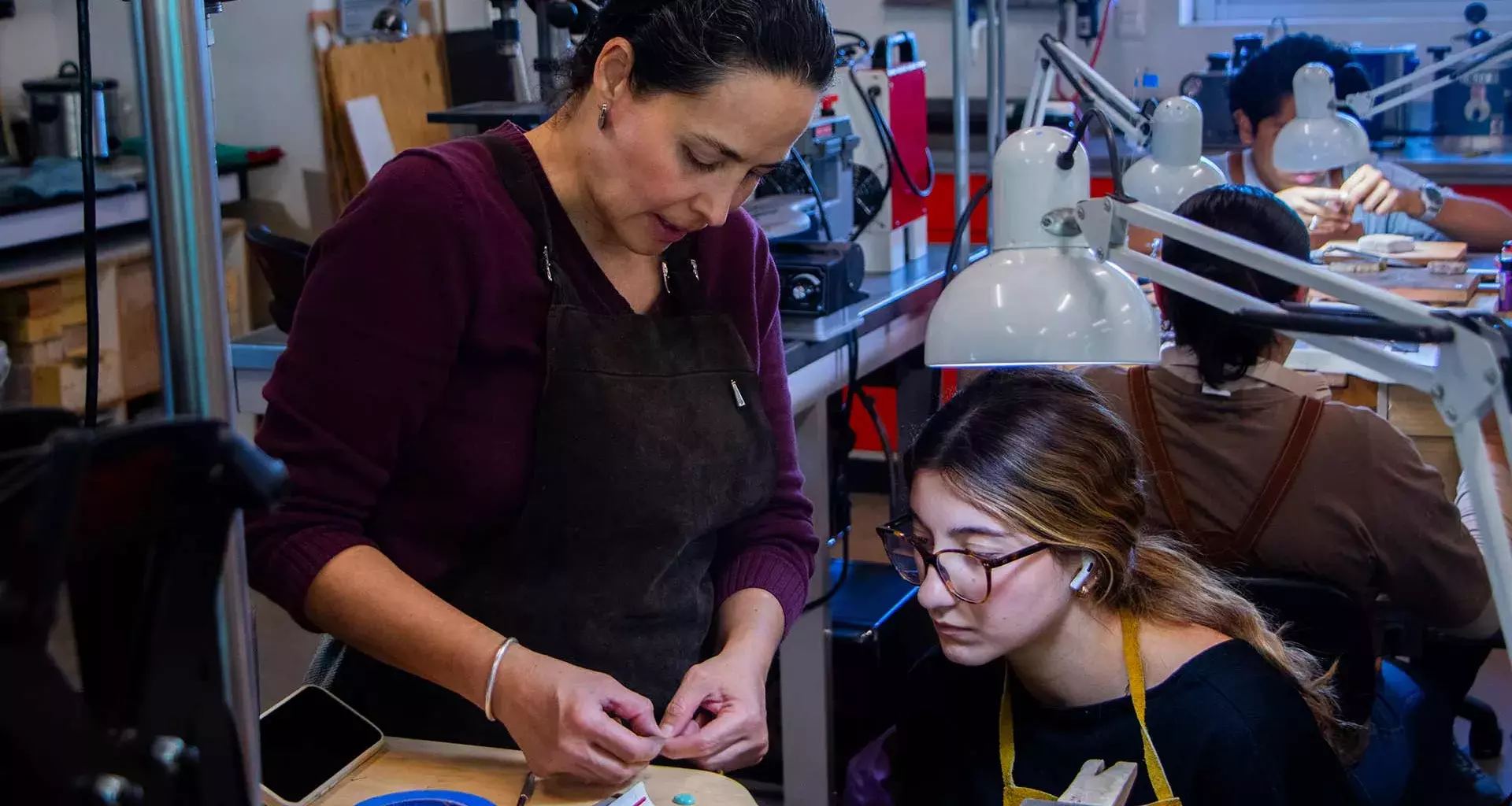 Milano Jewelry Week, certamen en el que fue premiada la profesora del Tec Guadalajara, Alejandra Alfaro.