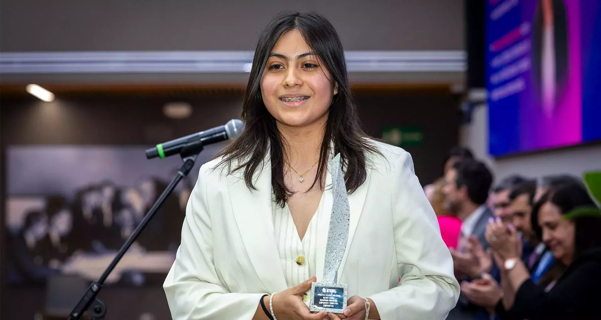 De campeona infantil en artes marciales a ganadora en Premio Mujer Tec