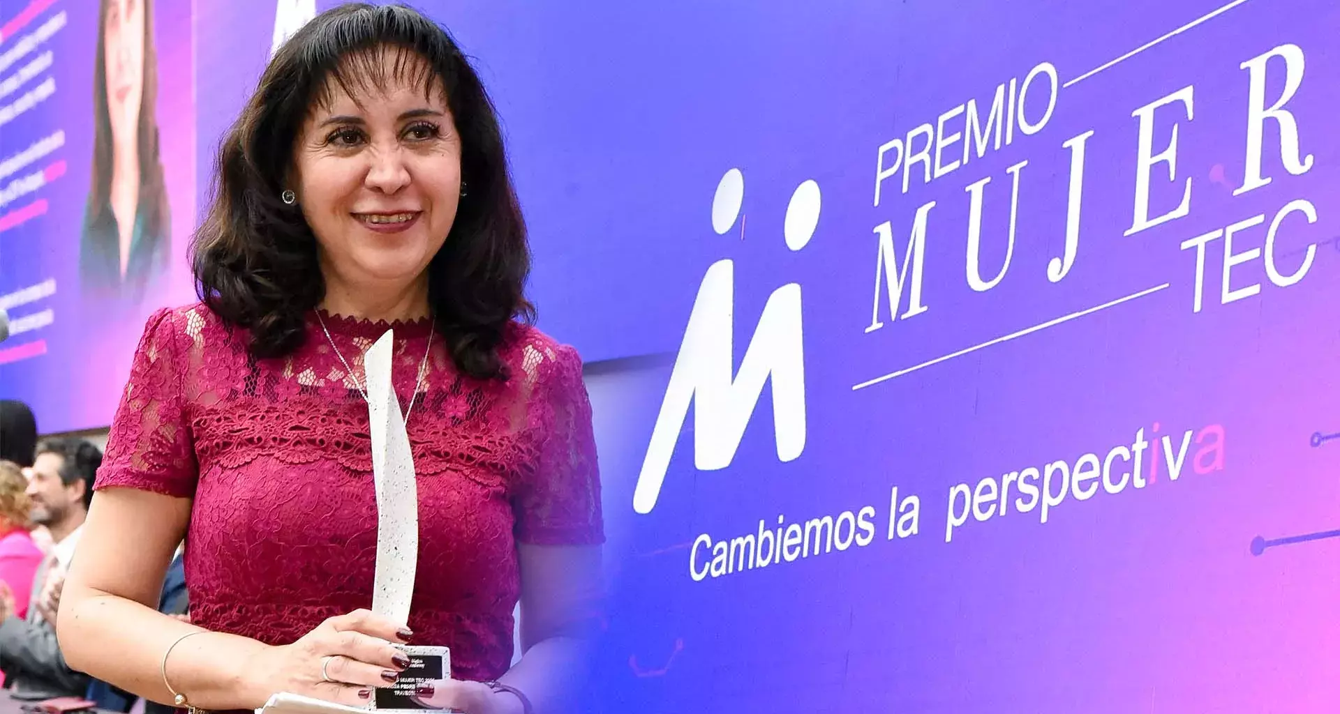 Verónica Pedrero, directora general del Tec campus Estado de México, ganó el premio Mujer Tec en la categoría de trayectoria.