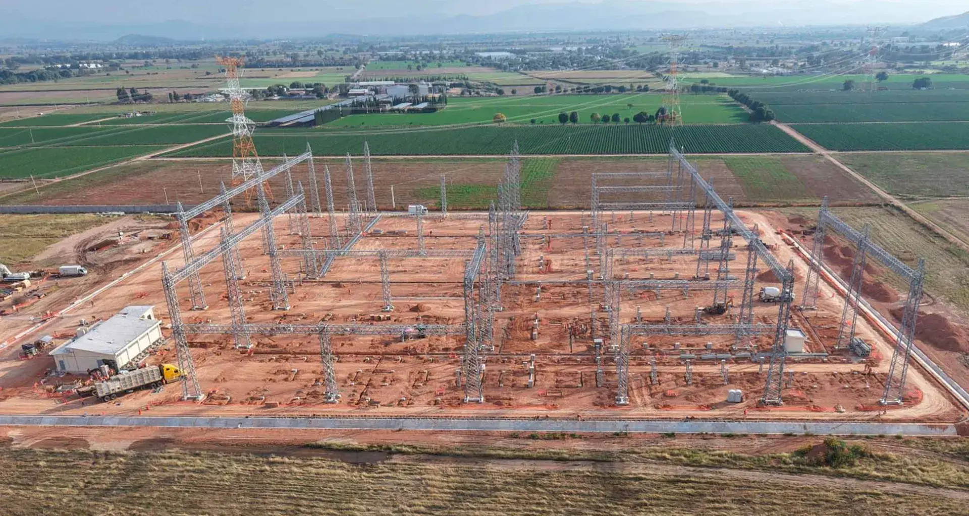 EXATEC Luis Lugo del Tec de Monterrey en Querétaro encabeza la creación de un campus de centros de datos que se convertirá en el más grande de América Latina. 