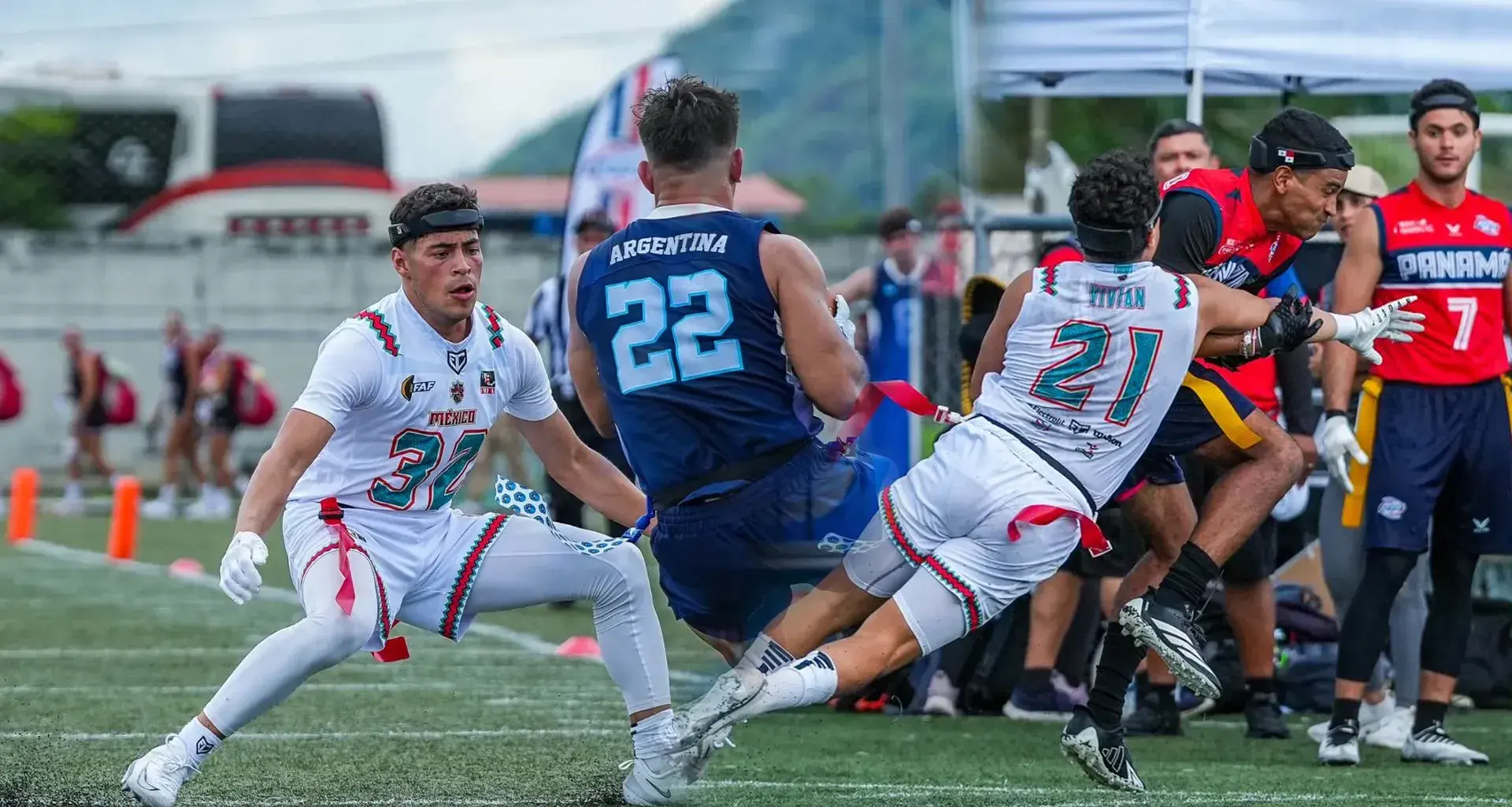 Estudiantes del Tec ganan con la selección mexicana de flag football en Panamá 2025