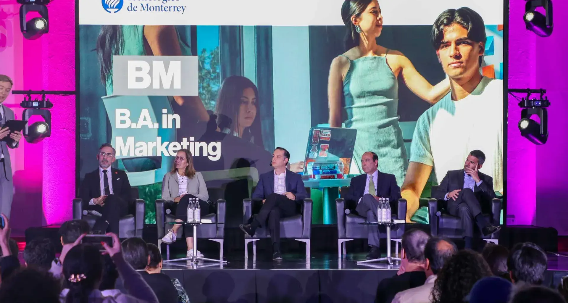 Tec campus Santa Fe tiene 4 nuevas carreras en inglés