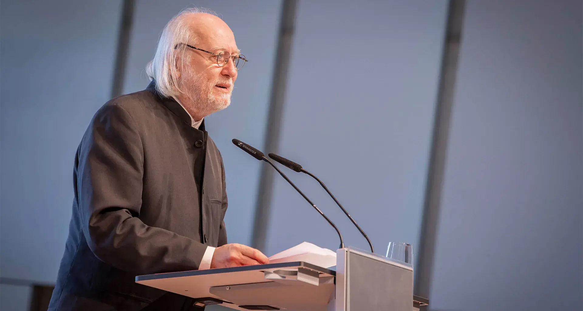 Premio Nobel de Literatura a la visión apocalíptica de Krasznahorkai