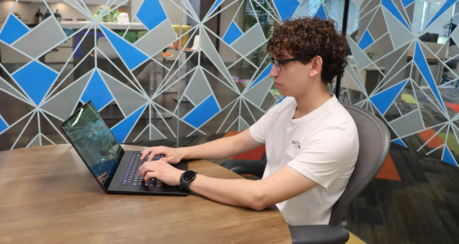 ¡Plata mundial! Premian a estudiante en Expo de ciencias