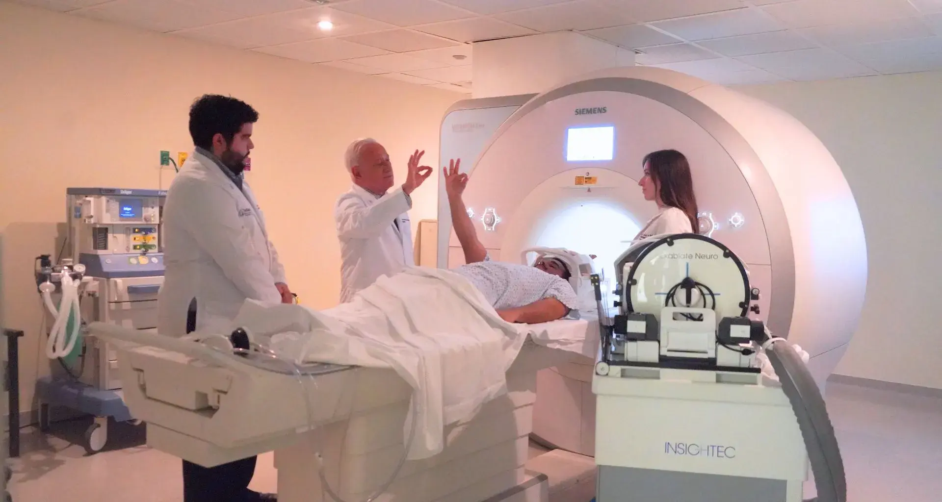 TecSalud presenta el Focused Ultrasound, una nueva tecnología para tratar la enfermedad de Parkinson.