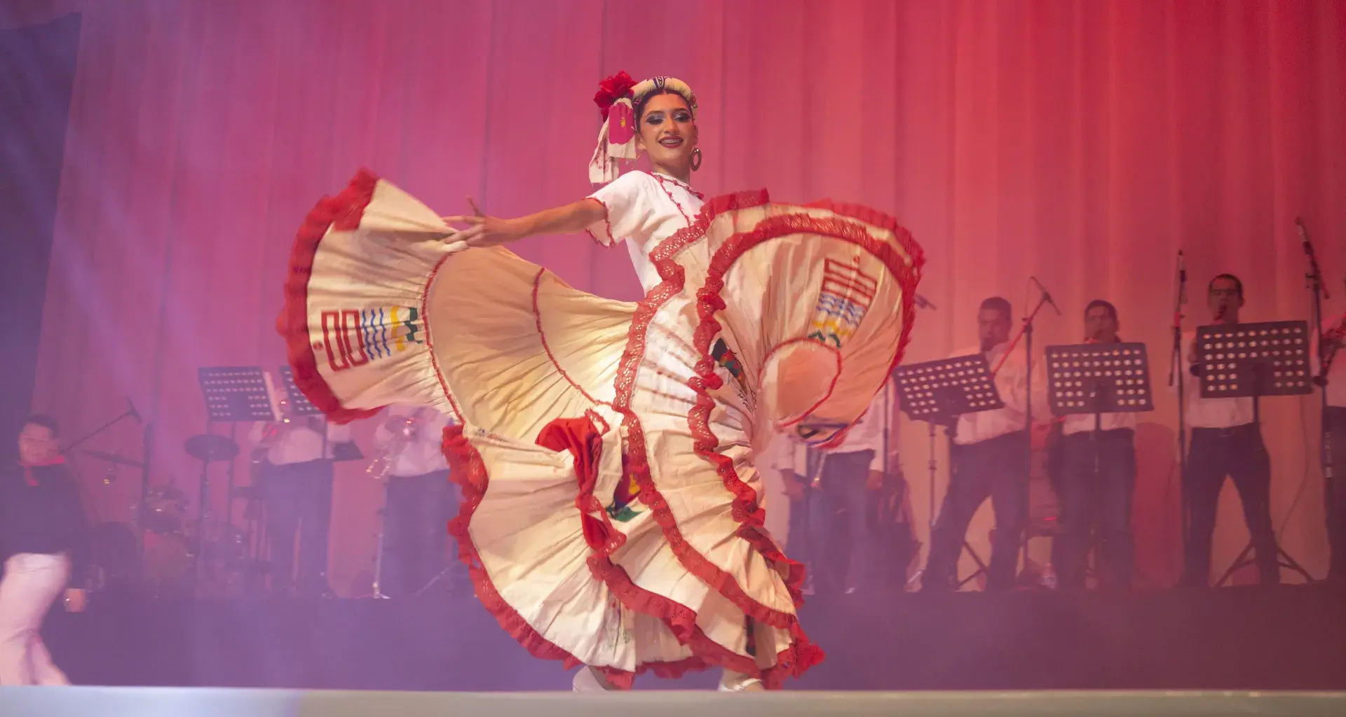 Presentación en la Gala Folklórica: Algarabía de México . Foto: Karla Millán 