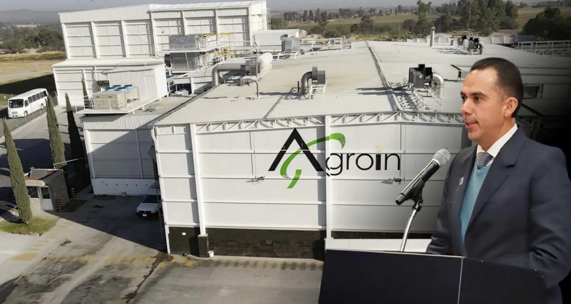 Manuel y la planta de su empresa, Agroin