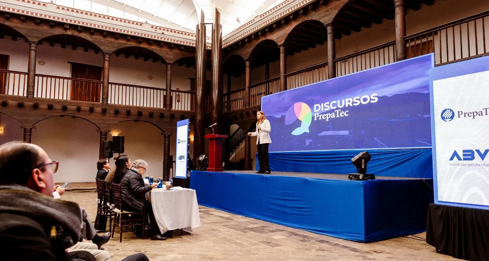 Presentación de discurso Isabella Medina