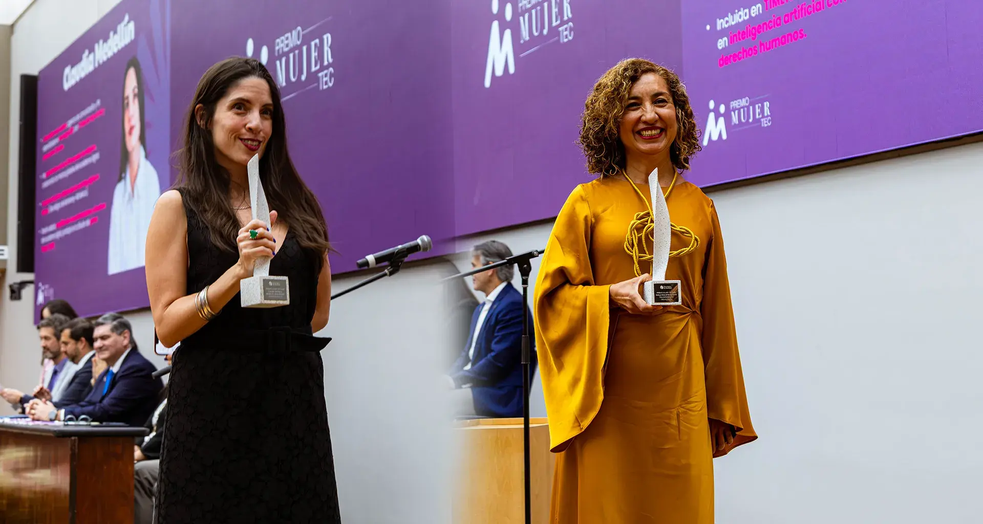 Paola Ricaurte Quijano y Claudia Medellín Ybinarriaga, ganadoras del Premio Mujer Tec 2026 del campus Ciudad de México.