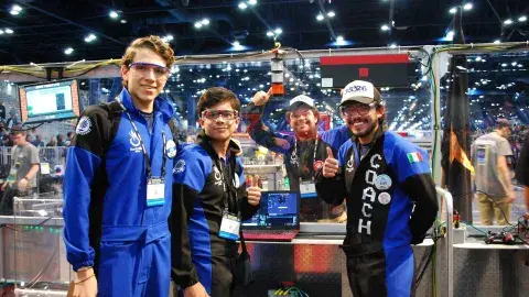 FIRST, el nacimiento de robots que inspira a los humanos 
