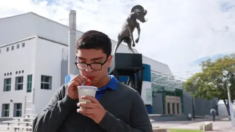 Crea popotes degradables y gana el Premio Nacional de la Juventud