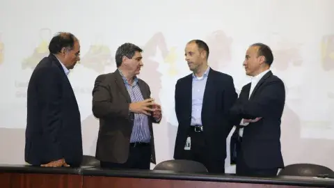 Pactan Tec y John Deere generar talento en ingeniería
