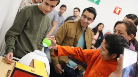 Crean juguetes destinados a niños con discapacidad