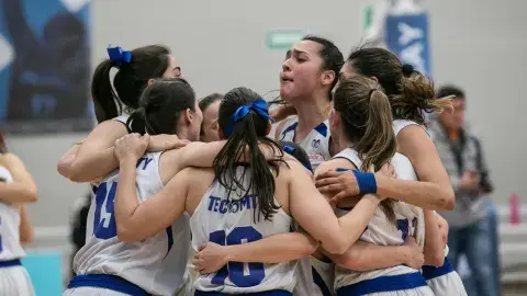 Logran Borregas Monterrey tercer lugar femenil de Ocho Grandes 2019