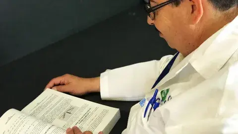 Profesor del Tec patenta en Suiza moléculas para control del cáncer