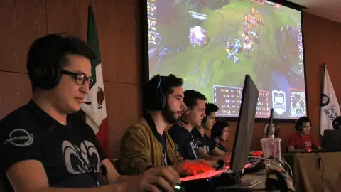 Compiten por 4 horas ¡y son campeones nacionales de Esports! (crónica)