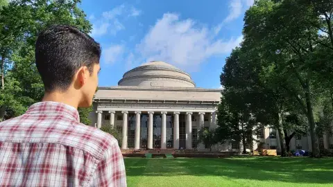 Hace equipo para proyectos de logística en el MIT