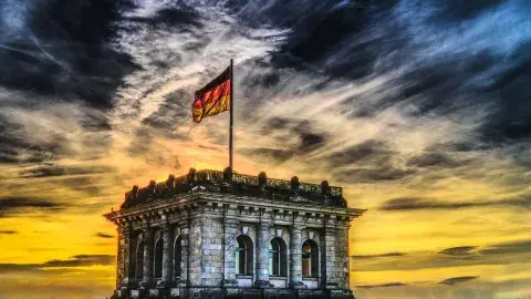 Herzlich Wllkommen! Alemania te está buscando