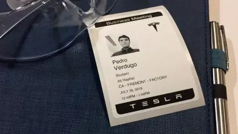 Harvard y Tesla: los nuevos vínculos de este alumno