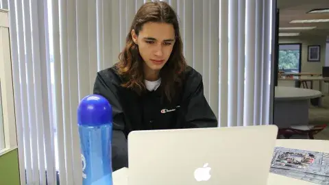 Destaca nacionalmente alumno del Tec por su talento en diseño mueblero