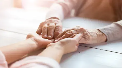 Recomendaciones para cuidar el bienestar emocional de los abuelos 