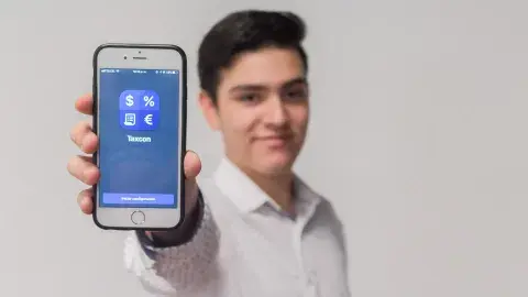 ¡Sin sorpresas al viajar! Calcula impuestos con la app de este alumno