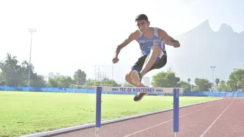 ¡Corre por su sueño! Va Borrego a Mundial de Atletismo en Catar 