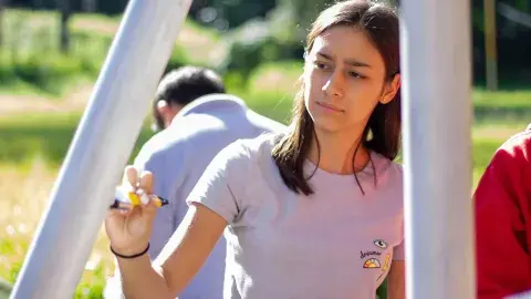 Pintan sonrisas y reconstruyen escuela