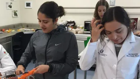 Este es el proyecto del Tec que crea alimentos para mujeres con cáncer