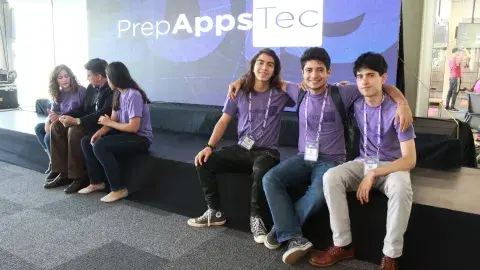 Jóvenes crean app que cambiaría el ciclismo en México