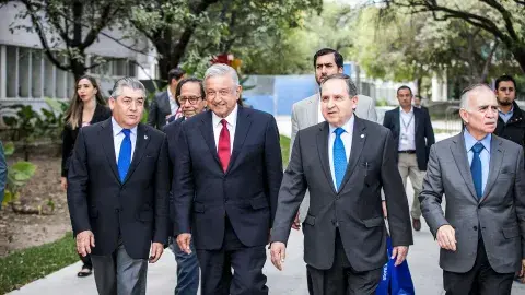 Buscaremos más becas para jóvenes.- López Obrador en el Tec 