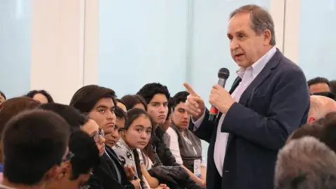 Invita a alumnos de PrepaTec a trascender en su sentido humano