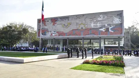 Ser líderes conscientes: invitación en el Día de la Bandera