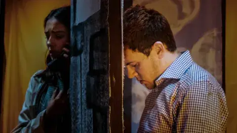 Hace obra de teatro sobre historia de amor de sus abuelos chilenos