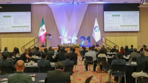 Más de 100 empresas unidas para impulsar la educación en Negocios