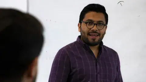 Emprendedor, líder social y más: así es la vida de este profesor Tec