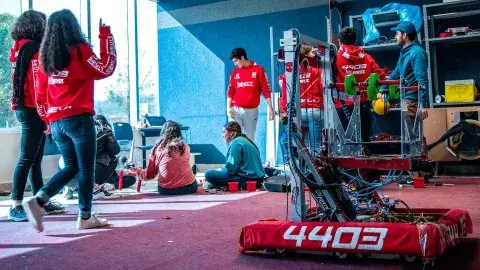 ¡ROULT! 8 años apasionados por la robótica