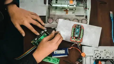 Del ring a la automatización de robots, así es la historia de Ramón