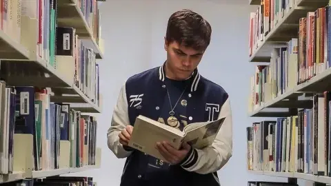 Con cuentos y obras, alumno Tec busca becar a otros jóvenes